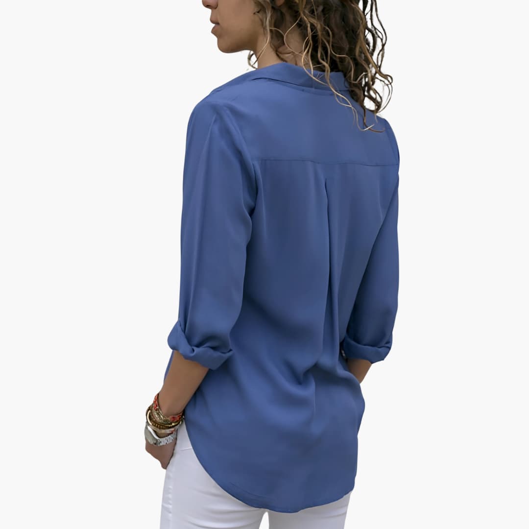 Women’s blouse with collar and button fastening