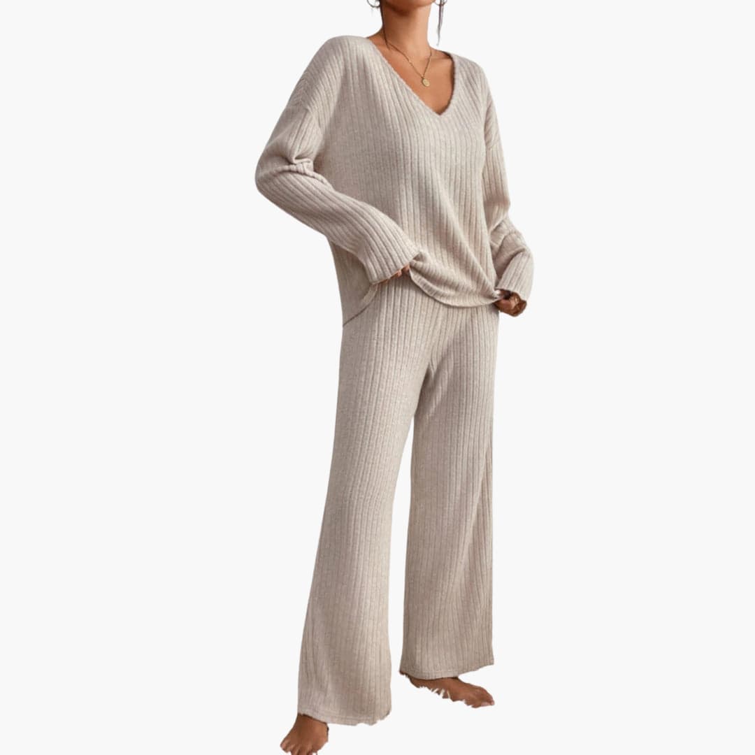 Women’s Knit Loungewear Set with Long Sleeves