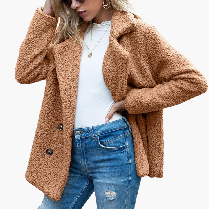 Women’s Oversized Faux Fur Jacket with Lapel Collar and Relaxed Fit