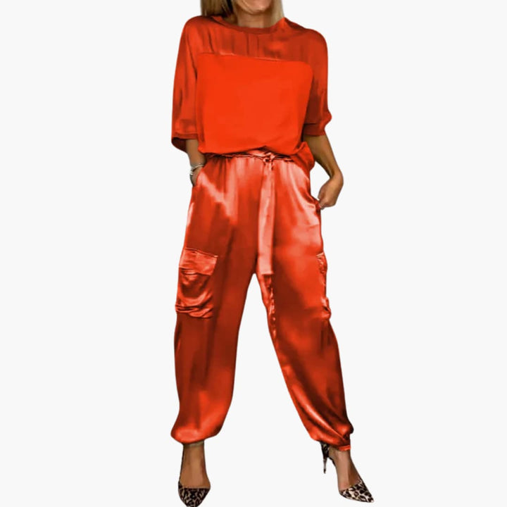 Women’s two-piece set with short sleeves and Pants