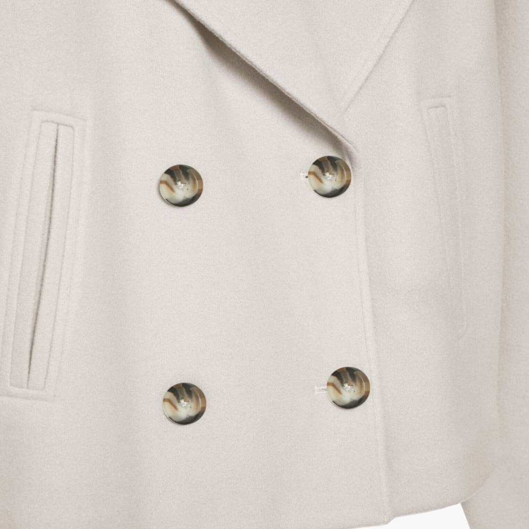 Women’s cropped jacket with double-breasted front and wide lapels