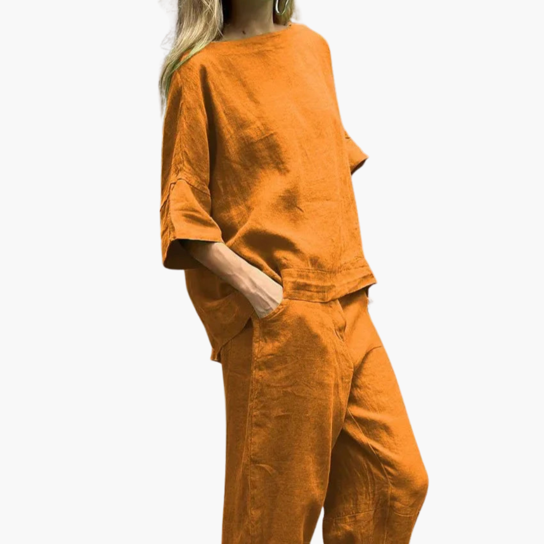 Women’s Two-Piece Set with Relaxed Top and Cropped Pants