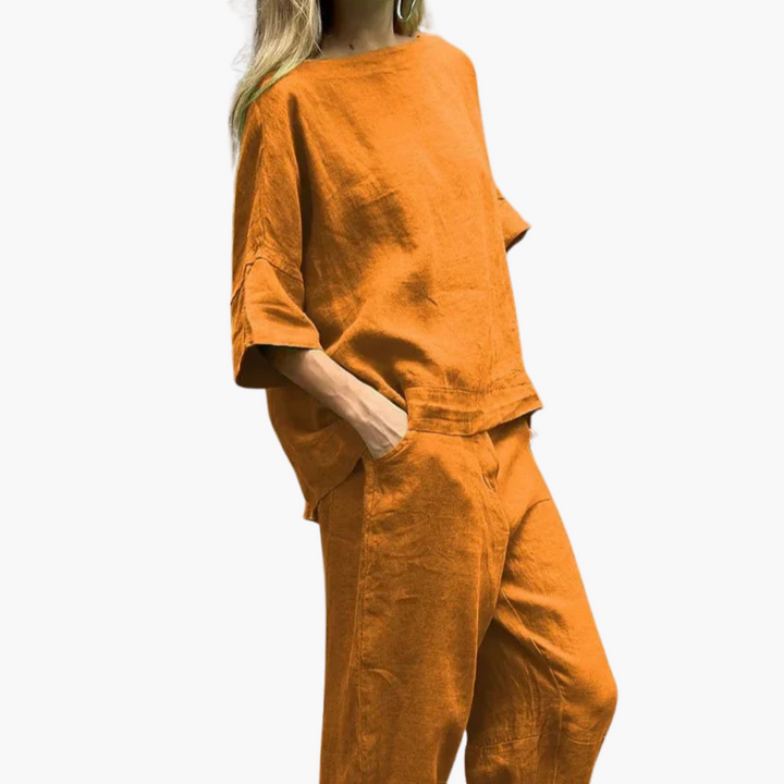 Women’s Two-Piece Set with Relaxed Top and Cropped Pants