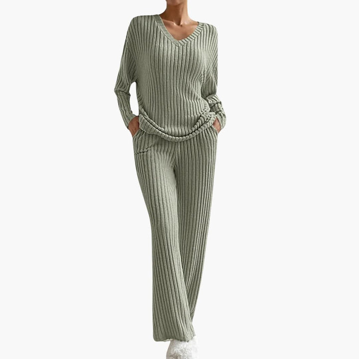 Women’s Knit Loungewear Set with Long Sleeves