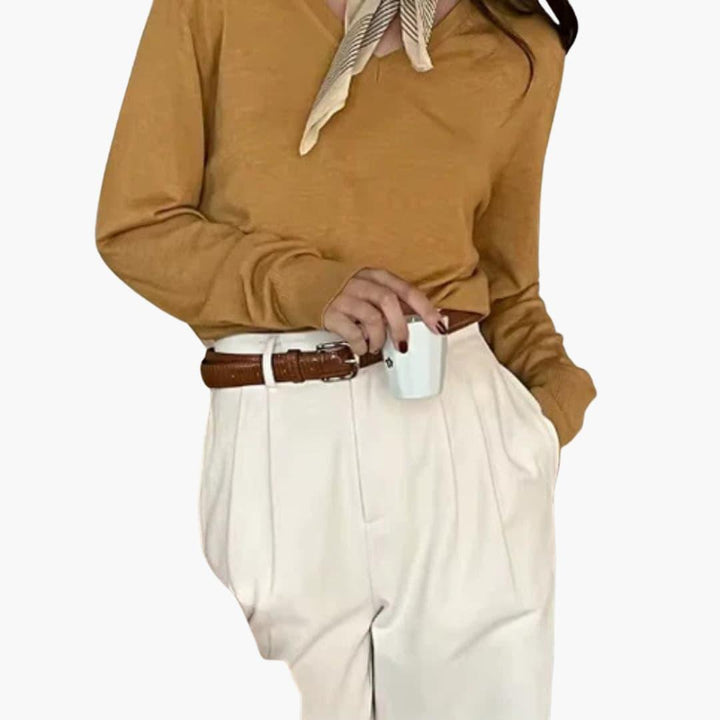 Women’s Pants with High Waist and Pleated Design