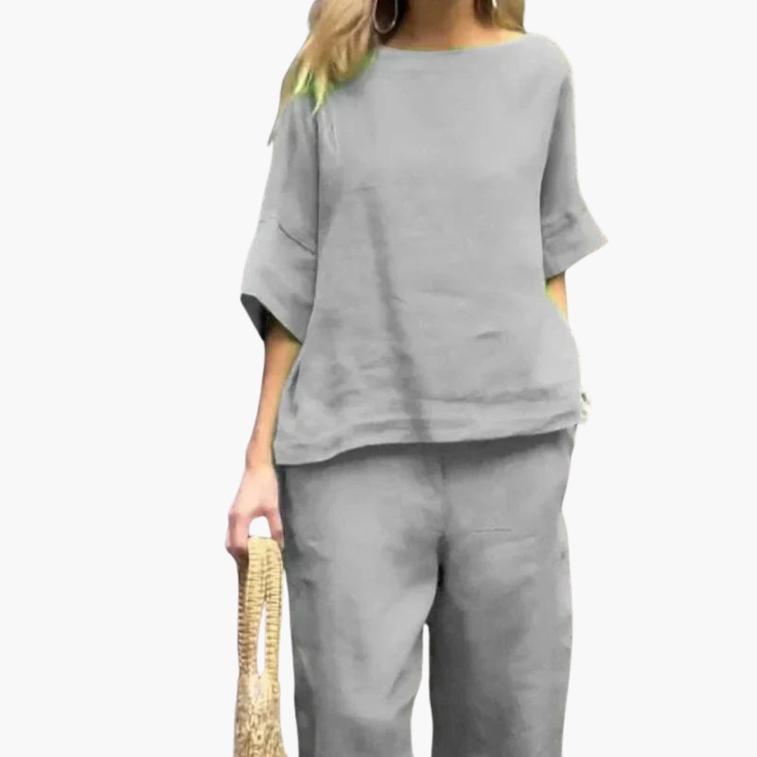 Women’s Two-Piece Set with Relaxed Top and Cropped Pants