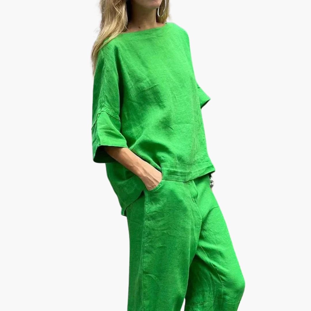Women’s Two-Piece Set with Relaxed Top and Cropped Pants