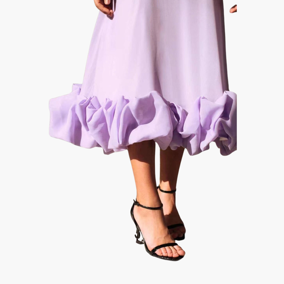 Women’s Flowing Dress with Ruffle Hem and Elegant Silhouette
