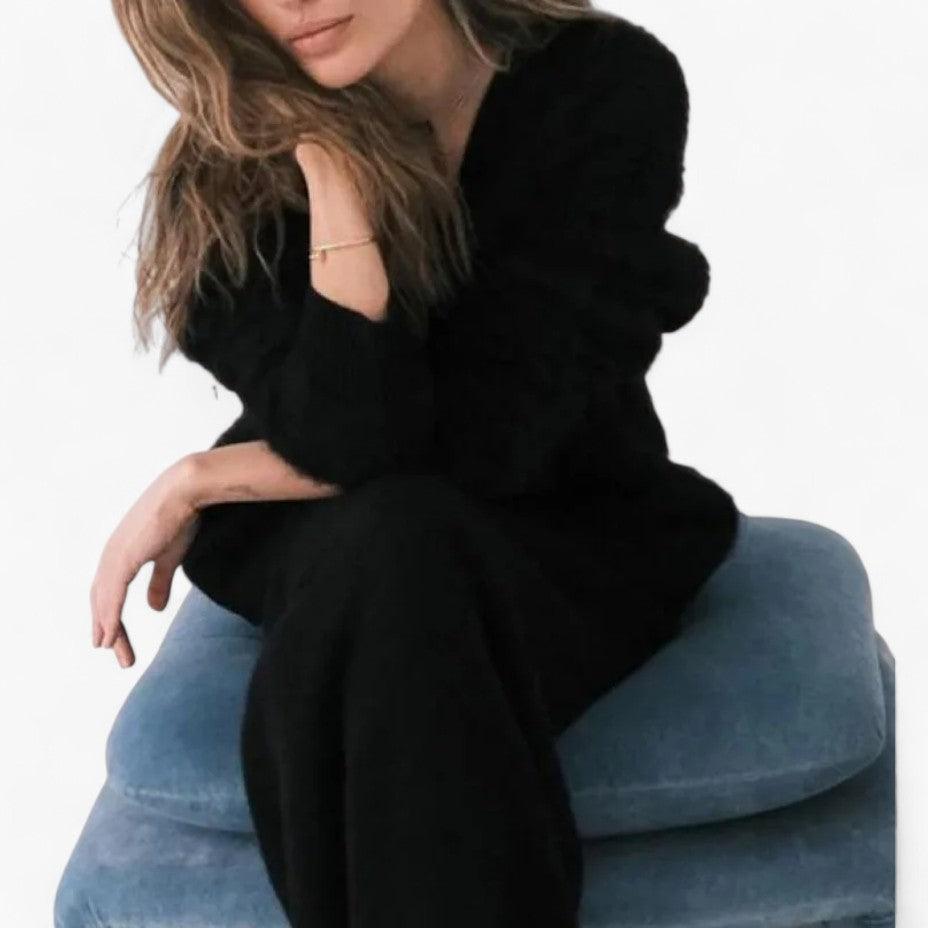 Women’s V-Neck Sweater with Long Sleeves and Relaxed Fit