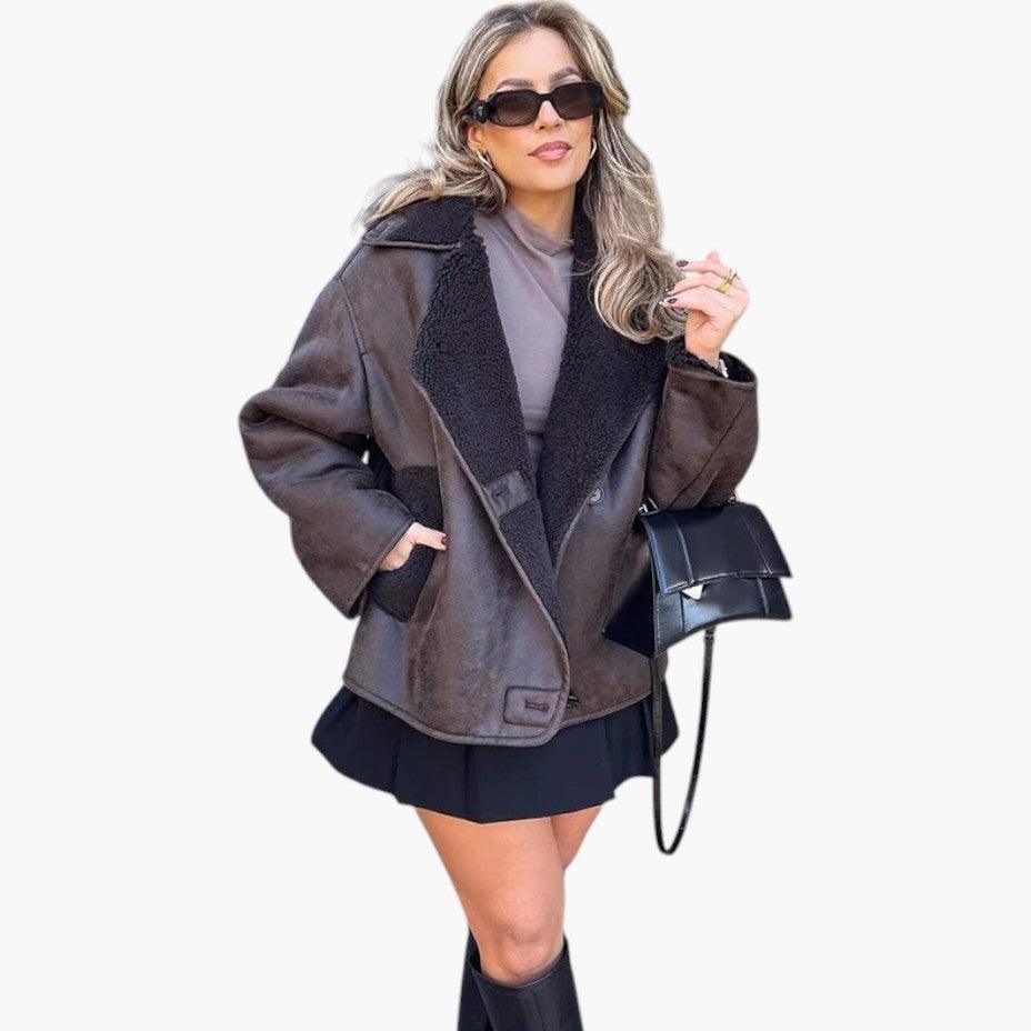 Women’s Jacket with Button Fastening and Structured Silhouette