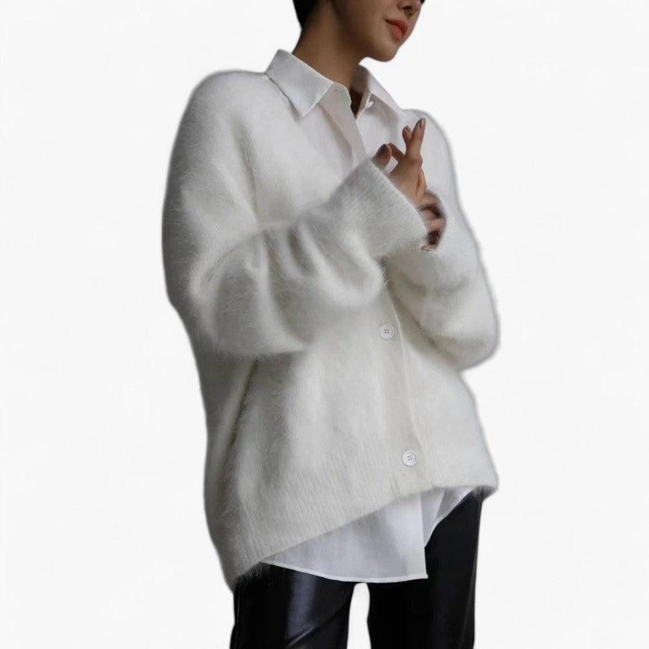 Women’s V-Neck Sweater with Long Sleeves and Relaxed Fit
